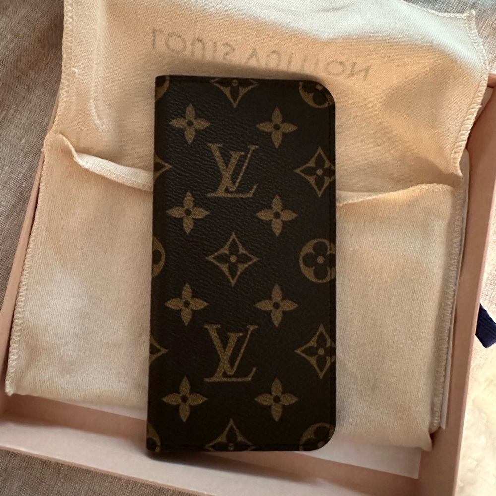 NWT LOUIS VUITTON IPHONE 6 Plus monogram canvas
